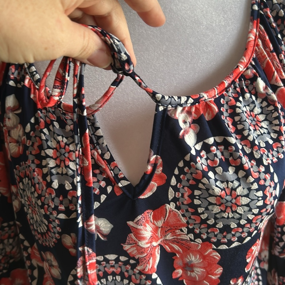 [Espresso] Navy/Pink Floral Blouse - Size Medium - Picture 4 of 4